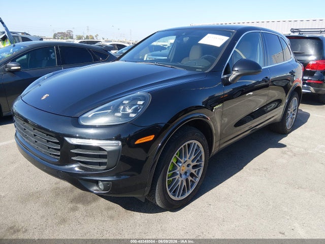 2015 Porsche Cayenne E-hybrid S მანქანა იყიდება აუქციონზე, vin: WP1AE2A27FLA54063, აუქციონის ნომერი: 45348504