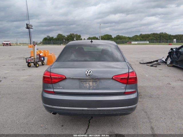 1VWAS7A3XGC054184 Volkswagen Passat 1.8t S