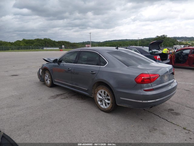 1VWAS7A3XGC054184 Volkswagen Passat 1.8t S