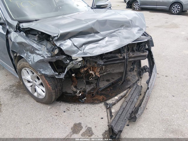 1VWAS7A3XGC054184 Volkswagen Passat 1.8t S