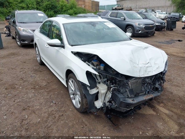 2016 Volkswagen Passat V6 Sel Premium მანქანა იყიდება აუქციონზე, vin: 1VWCM7A36GC015675, აუქციონის ნომერი: 45348614