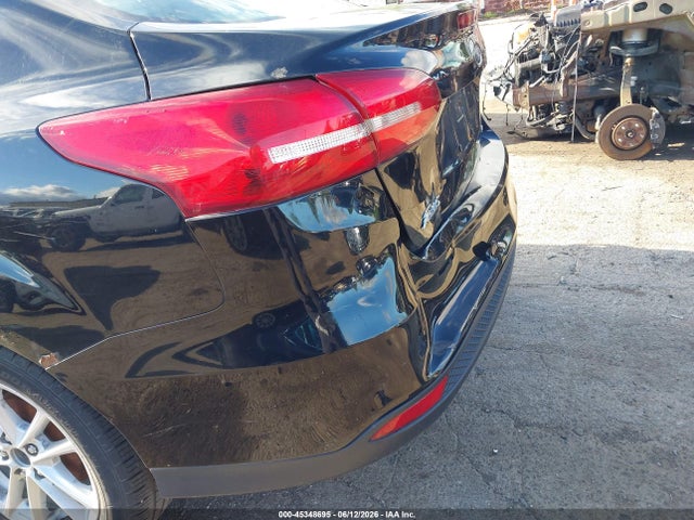 45348695 :رقم المزاد ، 1FADP3F28HL244132 vin ، 2017 Ford Focus Se مزاد بيع