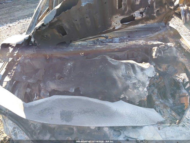 4T1F31AK9NU587950 Toyota Camry Xle Hybrid