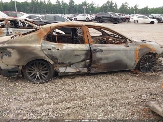 4T1F31AK9NU587950 Toyota Camry Xle Hybrid