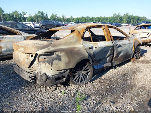 4T1F31AK9NU587950 Toyota Camry Xle Hybrid