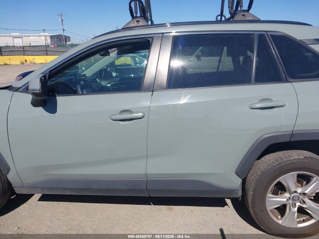 Продажа на аукционе авто 2020 Toyota Rav4 Xle, vin: 2T3P1RFV2LC098985, номер лота: 45348787