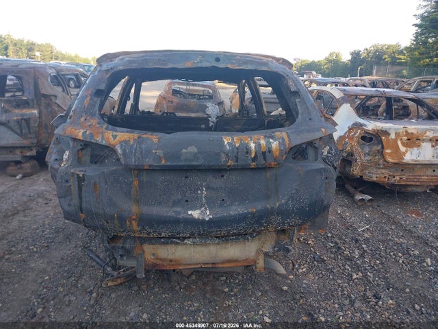 2GNAXUEV8K6241544 Chevrolet EQUINOX LT