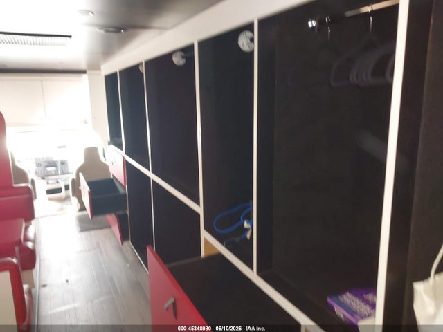 45348980 :رقم المزاد ، 1FDXE4FS1ADA61850 vin ، 2010 Ford E-450 Cutaway مزاد بيع