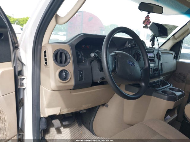 45348980 :رقم المزاد ، 1FDXE4FS1ADA61850 vin ، 2010 Ford E-450 Cutaway مزاد بيع