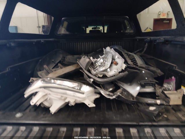 3TMKU4HN2FM043992 Toyota Tacoma Prerunner V6