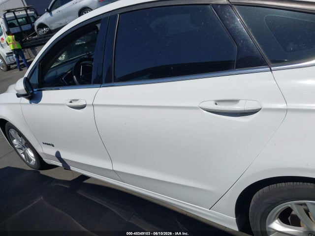 3FA6P0LUXJR139127 Ford Fusion Hybrid Se