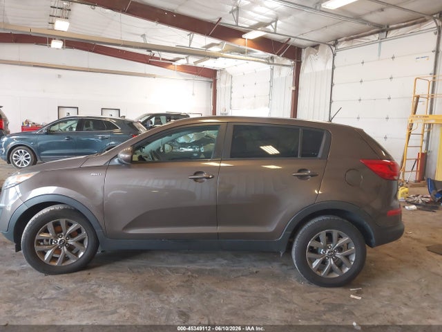 45349112 :رقم المزاد ، KNDPBCACXF7705780 vin ، 2015 Kia Sportage Lx مزاد بيع