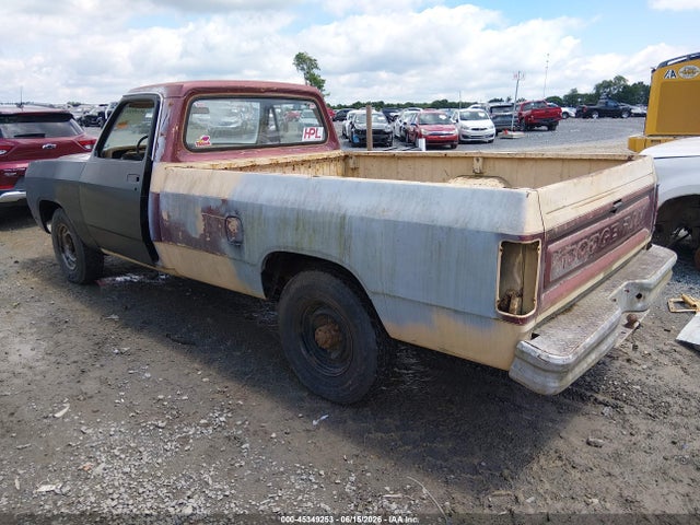 1982 Dodge D-series D300/d350 მანქანა იყიდება აუქციონზე, vin: 1B7KD34T2CS257740, აუქციონის ნომერი: 45349253