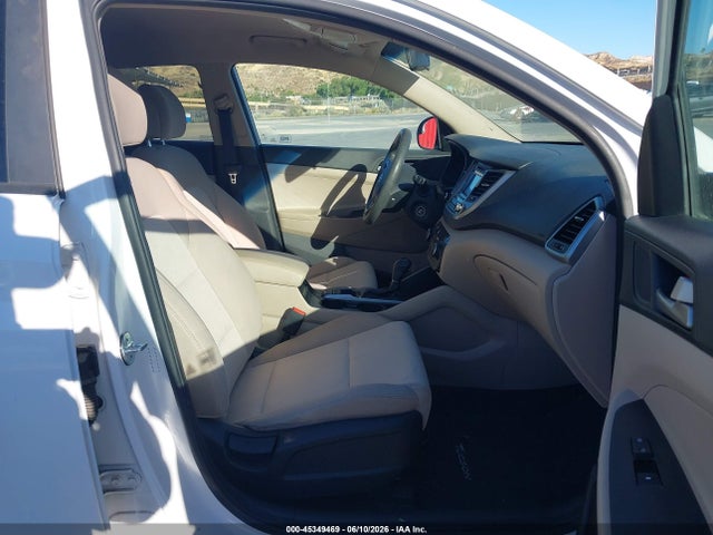 Hyundai TUCSON SE 2018 KM8J2CA44JU684350 Image 5