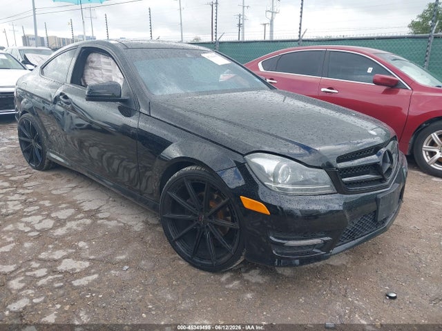 2014 Mercedes-benz C 250 მანქანა იყიდება აუქციონზე, vin: WDDGJ4HB5EG280074, აუქციონის ნომერი: 45349495