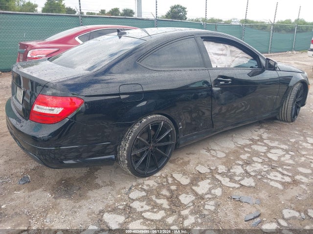 2014 Mercedes-benz C 250 მანქანა იყიდება აუქციონზე, vin: WDDGJ4HB5EG280074, აუქციონის ნომერი: 45349495