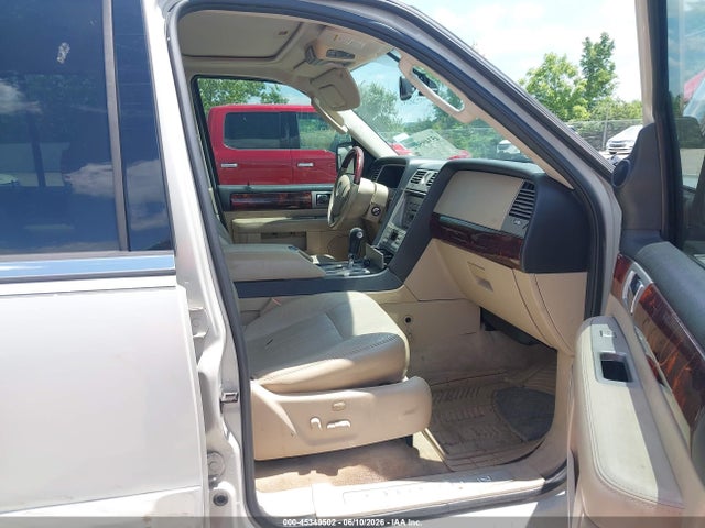 Продажа на аукционе авто 2006 Lincoln Navigator Luxury/ultimate, vin: 5LMFU28516LJ06144, номер лота: 45349502