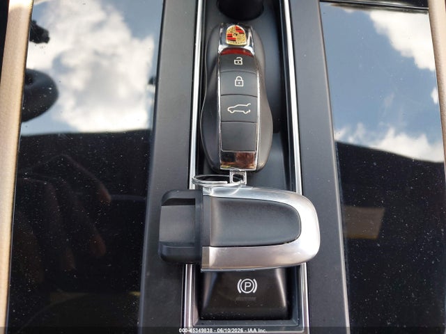 Aukcja sprzedaży 2024 Porsche Macan T, vin: WP1AA2A57RLB16359, numer aukcji: 45349838