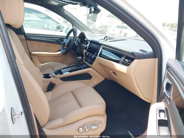 Aukcja sprzedaży 2024 Porsche Macan T, vin: WP1AA2A57RLB16359, numer aukcji: 45349838