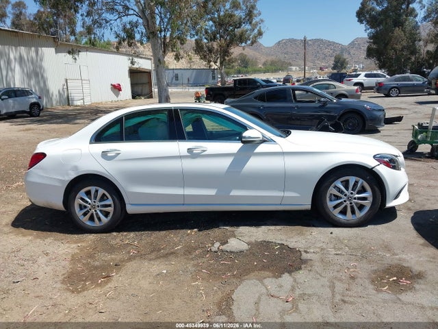 W1KWF8DBXMR609977 Mercedes-Benz C 300 Sedan
