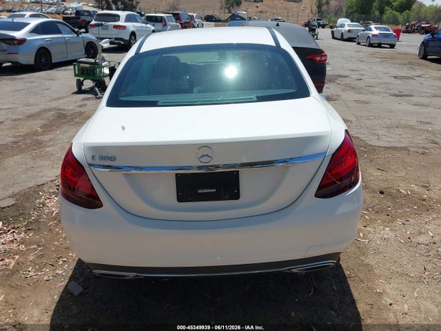 W1KWF8DBXMR609977 Mercedes-Benz C 300 Sedan