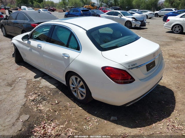 W1KWF8DBXMR609977 Mercedes-Benz C 300 Sedan