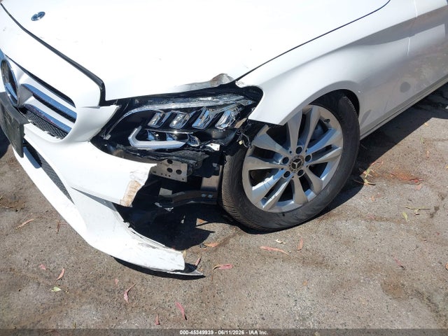 W1KWF8DBXMR609977 Mercedes-Benz C 300 Sedan