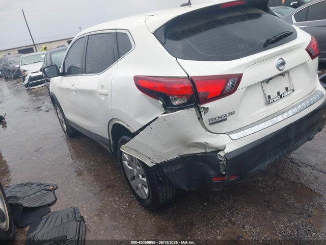 45350055 :رقم المزاد ، JN1BJ1CPXJW107479 vin ، 2018 Nissan Rogue Sport S مزاد بيع