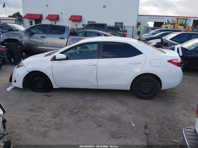 45350078 :رقم المزاد ، 5YFBURHE7JP823937 vin ، 2018 Toyota Corolla Le مزاد بيع