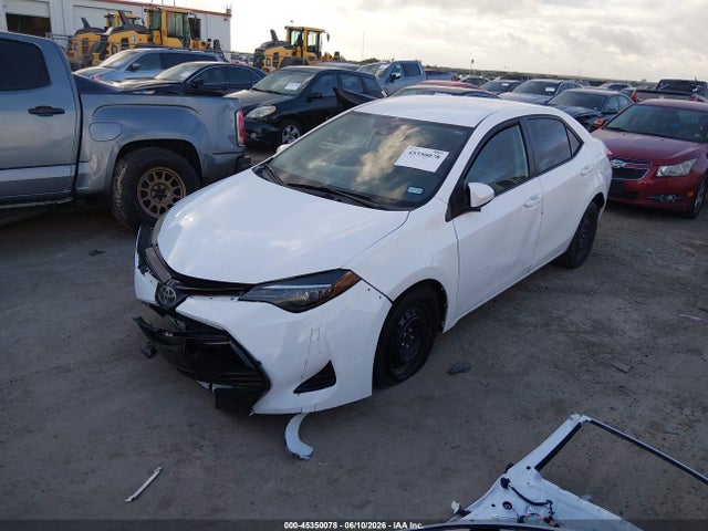 45350078 :رقم المزاد ، 5YFBURHE7JP823937 vin ، 2018 Toyota Corolla Le مزاد بيع