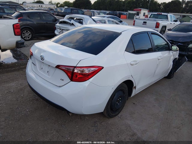45350078 :رقم المزاد ، 5YFBURHE7JP823937 vin ، 2018 Toyota Corolla Le مزاد بيع