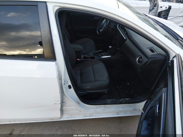 45350078 :رقم المزاد ، 5YFBURHE7JP823937 vin ، 2018 Toyota Corolla Le مزاد بيع