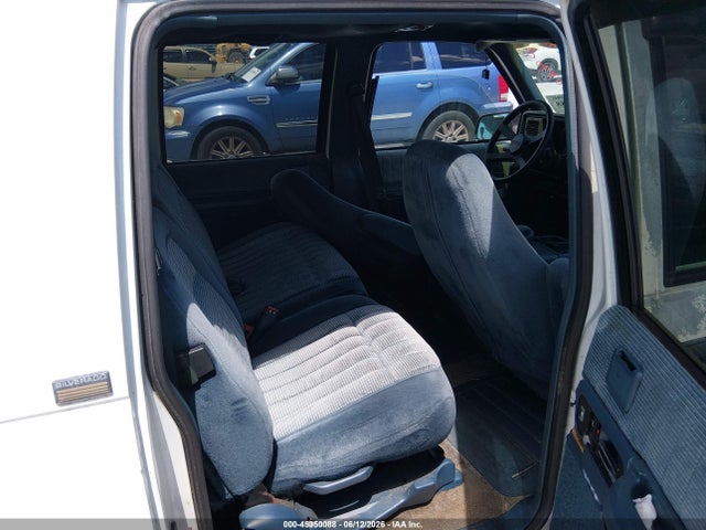 45350088 :رقم المزاد ، 1GNEC16K4RJ404705 vin ، 1994 Chevrolet Suburban C1500 مزاد بيع