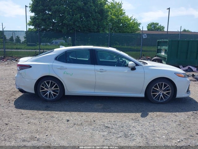 4T1F31AK9NU575930 Toyota Camry Xle Hybrid