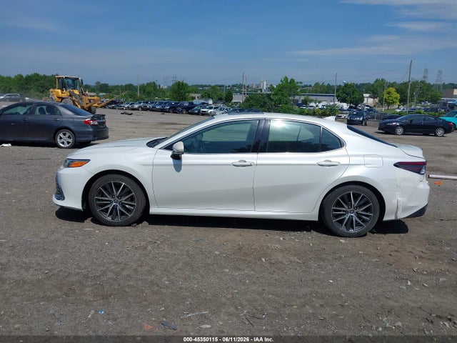 4T1F31AK9NU575930 Toyota Camry Xle Hybrid