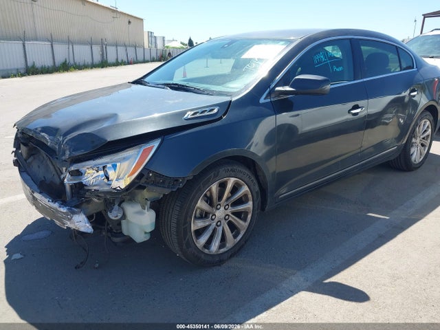 Buick Lacrosse 2015 1G4GA5G33FF295217 Image 2