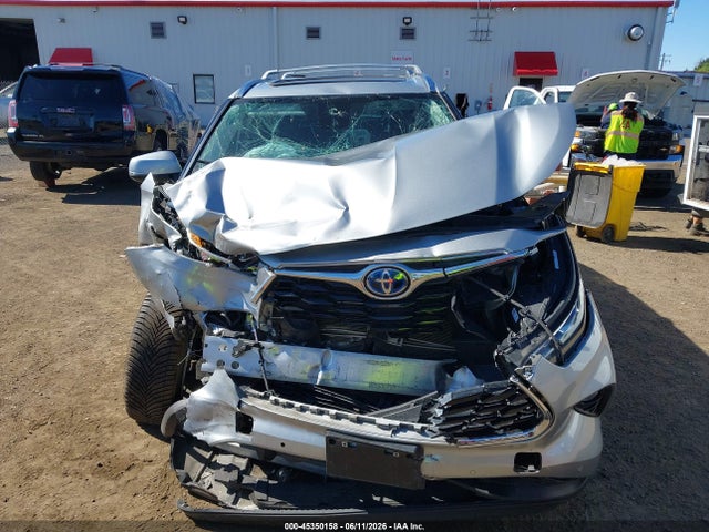 Toyota Highlander Hybrid Limited 2023 5TDXBRCH8PS566798 Image 12