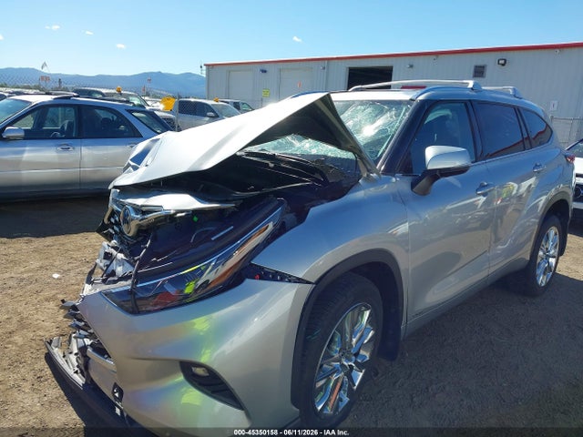 Toyota Highlander Hybrid Limited 2023 5TDXBRCH8PS566798 Image 17