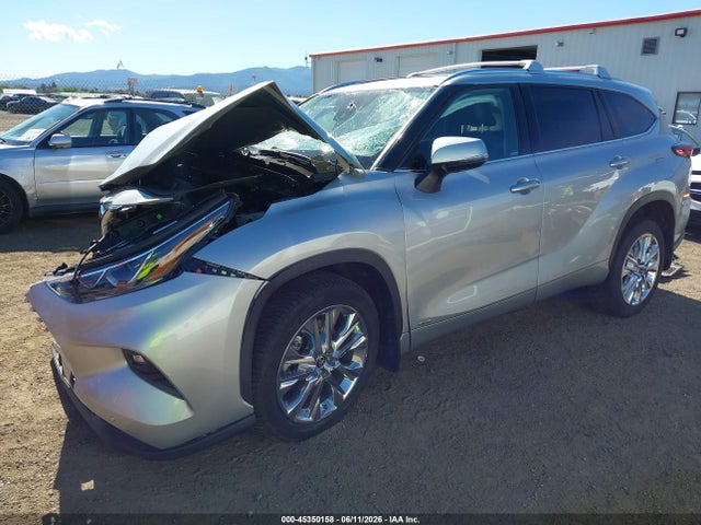 Toyota Highlander Hybrid Limited 2023 5TDXBRCH8PS566798 Image 2