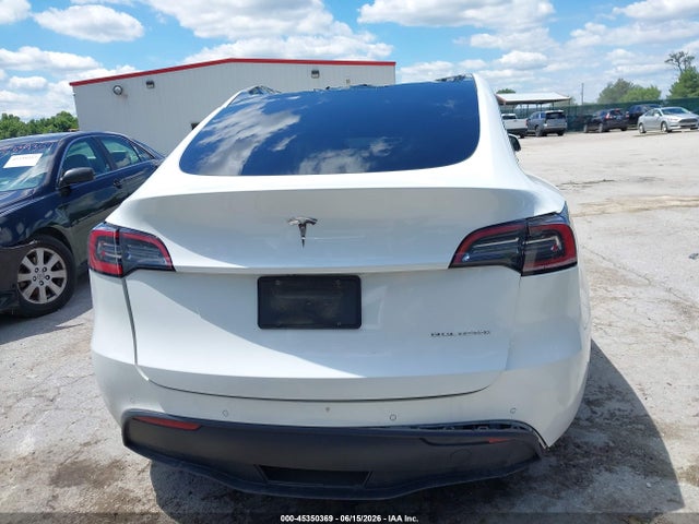 Auction sale of the 2022 Tesla Model Y Long Range Dual Motor All-wheel Drive, vin: 7SAYGDEE0NF355109, lot number: 45350369