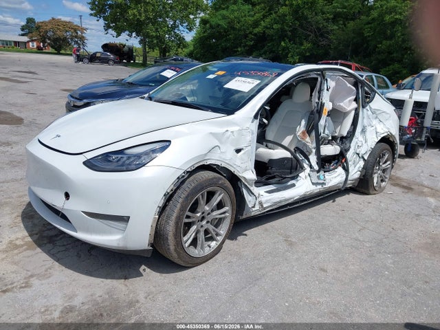 Auction sale of the 2022 Tesla Model Y Long Range Dual Motor All-wheel Drive, vin: 7SAYGDEE0NF355109, lot number: 45350369