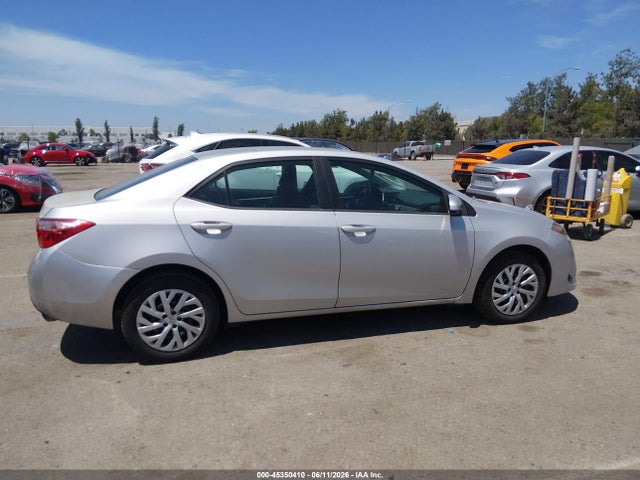 Toyota COROLLA LE 2018 5YFBURHEXJP833961 Image 13
