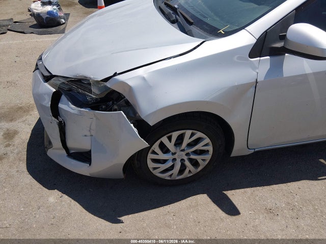Toyota COROLLA LE 2018 5YFBURHEXJP833961 Image 17