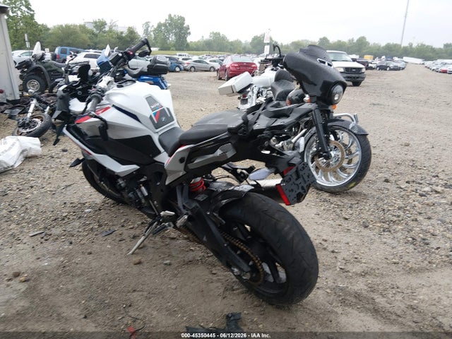 BMW S 1000 Xr 2023 WB10E430XP6H54597 Image 3