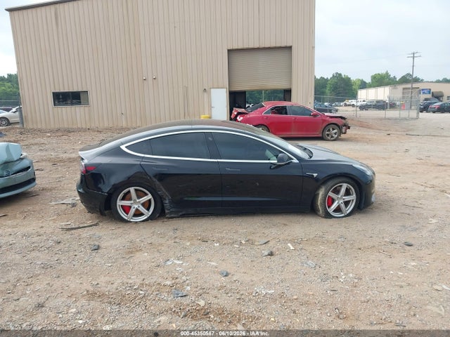 45350587 :رقم المزاد ، 5YJ3E1EB8JF078706 vin ، 2018 Tesla Model 3 Long Range/performance مزاد بيع
