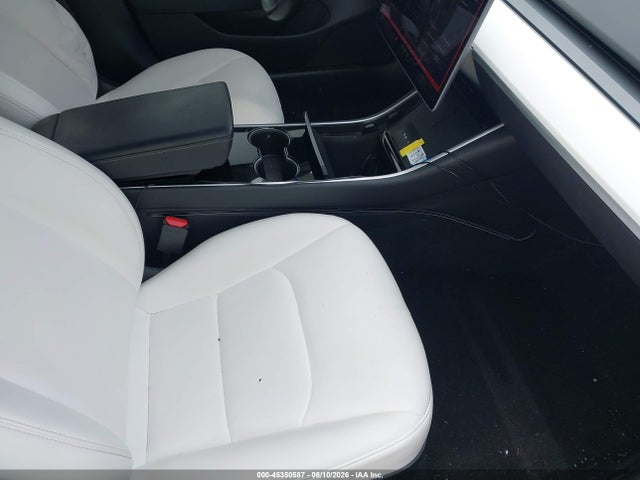 45350587 :رقم المزاد ، 5YJ3E1EB8JF078706 vin ، 2018 Tesla Model 3 Long Range/performance مزاد بيع