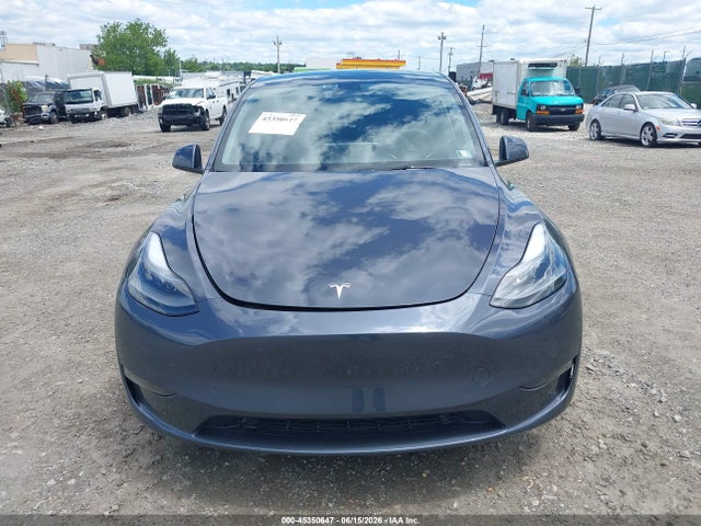 Продажа на аукционе авто 2023 Tesla Model Y Awd/long Range Dual Motor All-wheel Drive, vin: 7SAYGDEE8PF699340, номер лота: 45350647