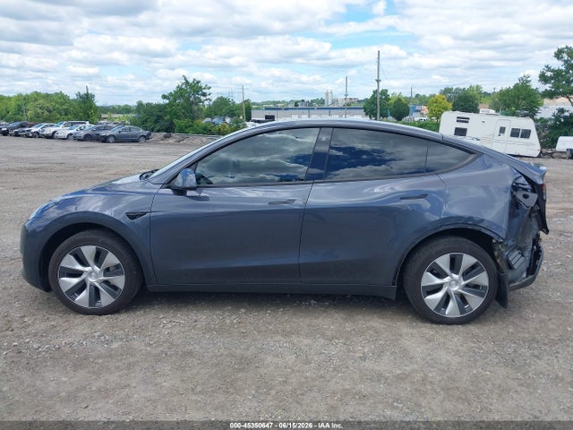 Продажа на аукционе авто 2023 Tesla Model Y Awd/long Range Dual Motor All-wheel Drive, vin: 7SAYGDEE8PF699340, номер лота: 45350647