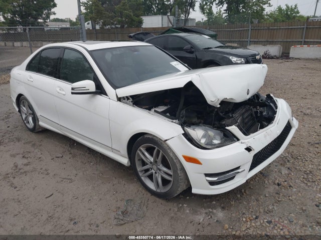 Продаж на аукціоні авто 2013 Mercedes-benz C 250 Luxury/sport, vin: WDDGF4HB4DR290941, номер лоту: 45350774