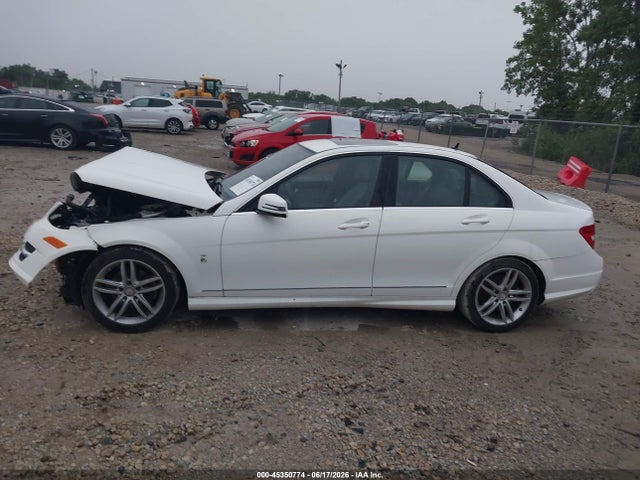 Продаж на аукціоні авто 2013 Mercedes-benz C 250 Luxury/sport, vin: WDDGF4HB4DR290941, номер лоту: 45350774